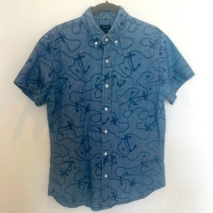 J Crew Men’s Size Small Nautical Anchor Print Chambray Navy Short Sleeve Shirt